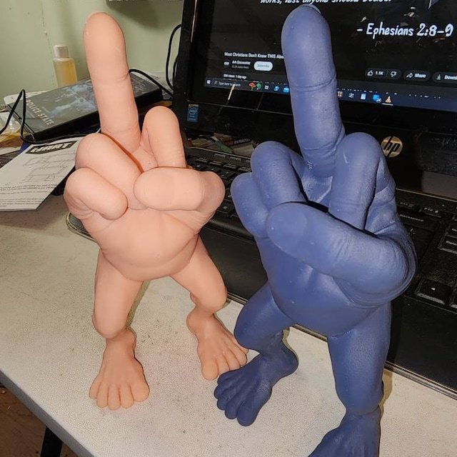 🤣Middle Finger Figure With Legs