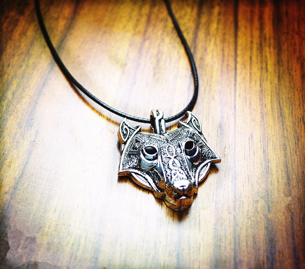Norse Wolf Head NecklaceFfree Shipping